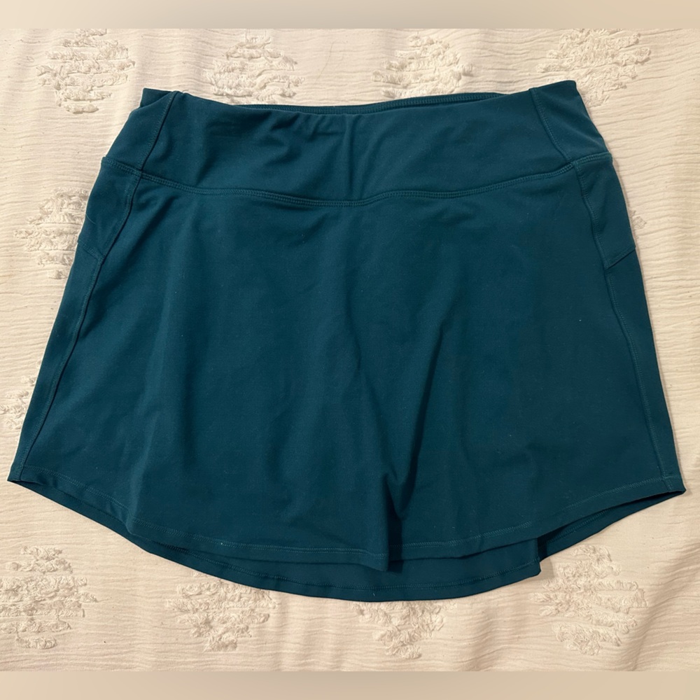 NWOT DSG Women's Teal Skort